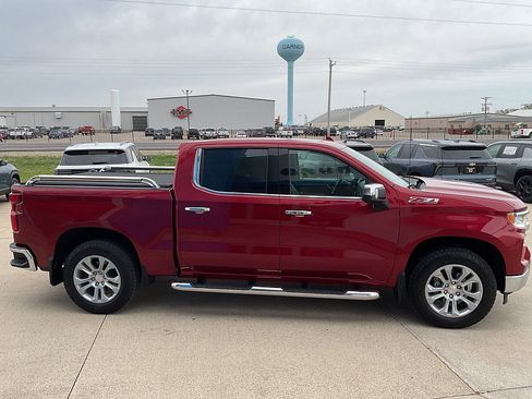 Used 2025 Chevrolet Silverado 1500 LTZ AWD/4WD image 5