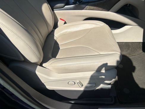 Used 2017 Lincoln MKX Reserve w/ Driver Assistance Package FWD image 28