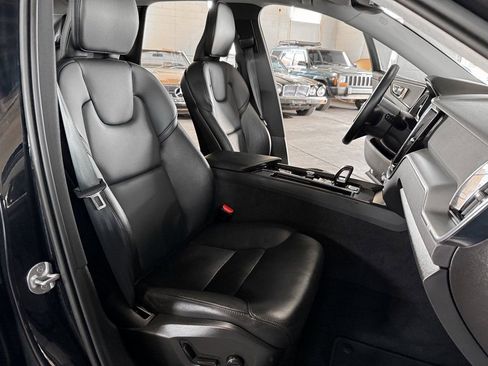 Used 2023 Volvo XC60 B5 Core image 48