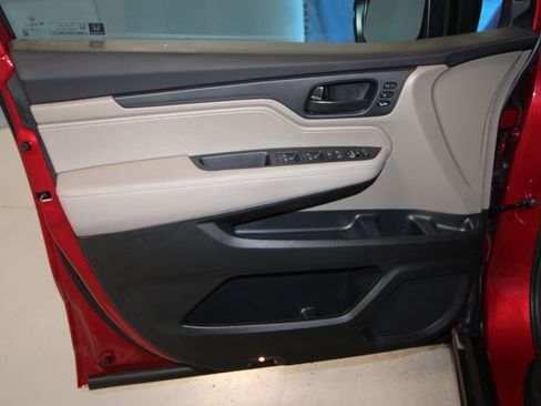 Used 2024 Honda Odyssey EX-L image 5