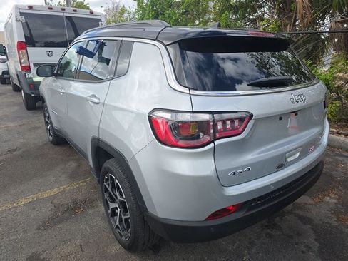 Used 2026 Jeep Compass Limited image 4
