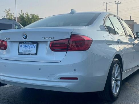 Used 2017 BMW 320i xDrive Sedan image 9