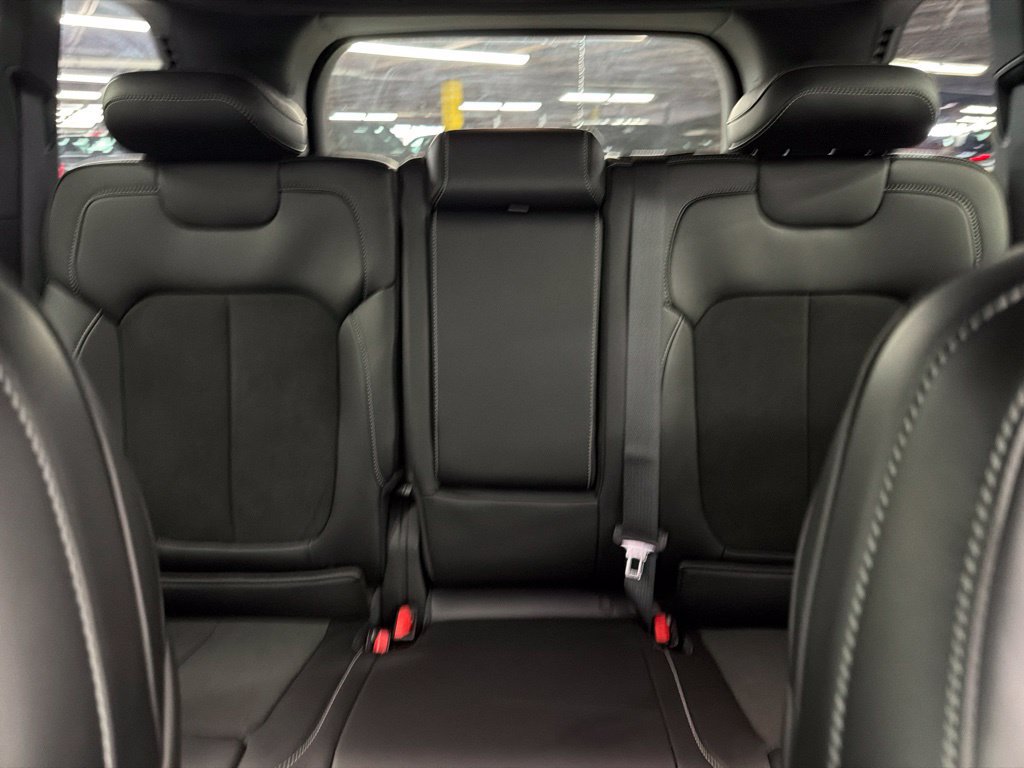 New 2027 Jeep Grand Cherokee Altitude RWD image 16