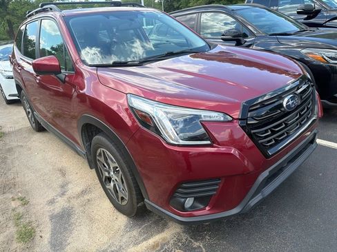 Used 2023 Subaru Forester Premium AWD/4WD image 4