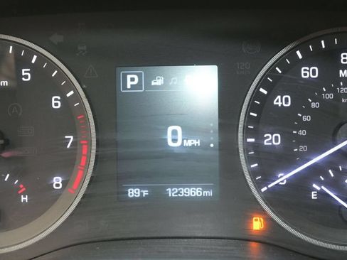 Used 2018 Hyundai Tucson SEL FWD image 11