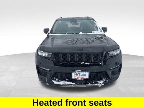 Used 2023 Jeep Grand Cherokee Limited w/ Black Appearance Package image 9
