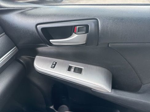 Used 2014 Toyota Camry SE image 21