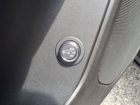 Certified 2023 Chevrolet Blazer LT w/ Convenience Package image 6