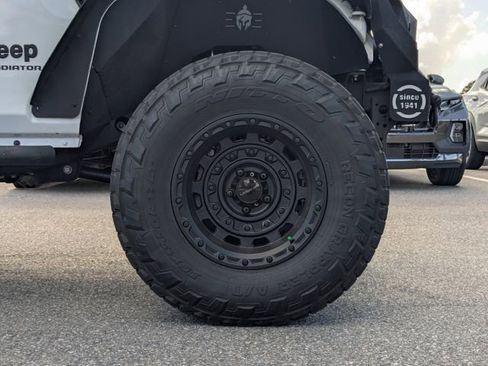 Used 2021 Jeep Gladiator Sport image 11