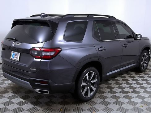 Used 2024 Honda Pilot Elite image 7