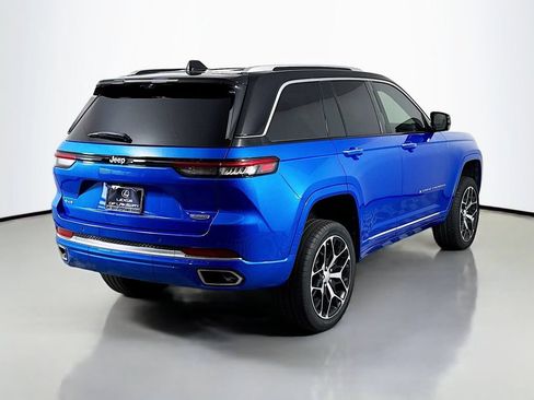 Used 2024 Jeep Grand Cherokee Summit AWD/4WD image 5