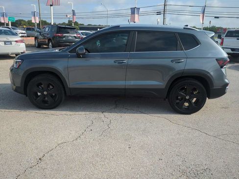 Used 2025 Volkswagen Taos SEL AWD/4WD image 5