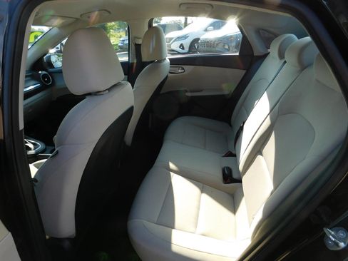 Used 2023 Kia Forte LXS FWD image 11