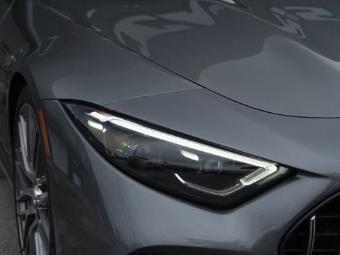 Used 2022 Mercedes-Benz SL 63 AMG SL 63 AMGﾮ w/ Driver Assistance Package image 56