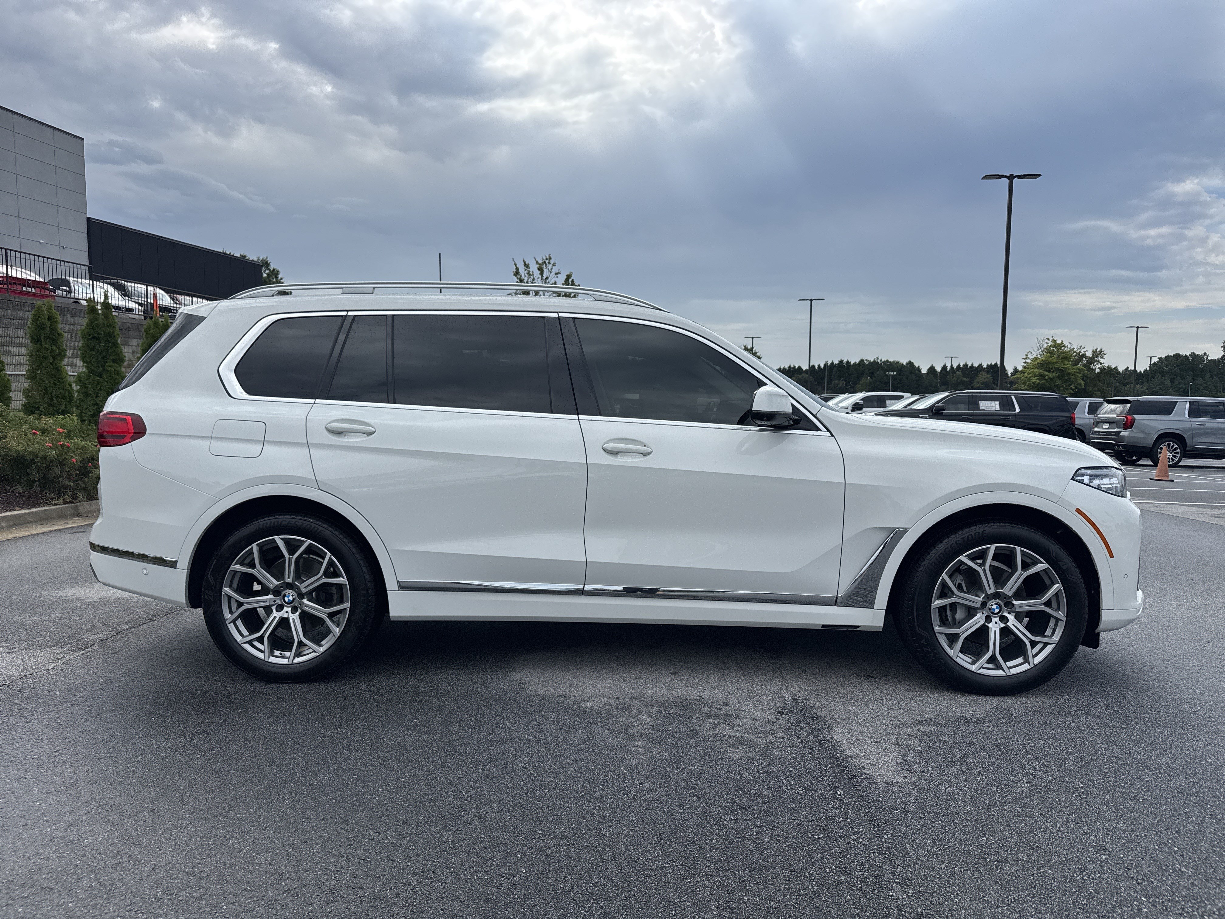 Used 2020 BMW X7 xDrive40i w/ Premium Package AWD/4WD image 11