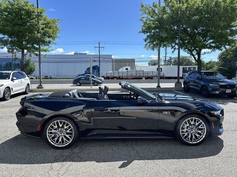 Used 2024 Ford Mustang GT Premium RWD image 9