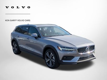 New 2026 Volvo V60 B5 Cross Country Plus w/ Climate Package