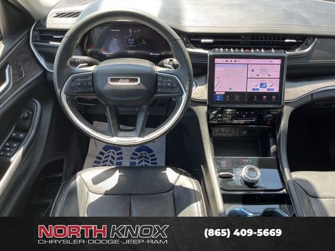 Used 2023 Jeep Grand Cherokee L Limited w/ Luxury Tech Group II AWD/4WD image 12