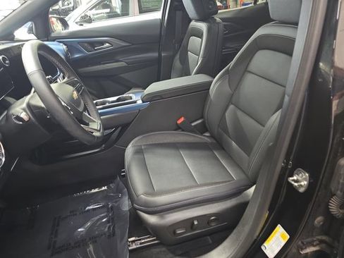 Used 2025 Chevrolet Equinox EV LT w/ Convenience Package AWD/4WD image 15