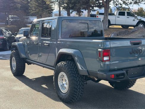 New 2025 Jeep Gladiator Sport image 5