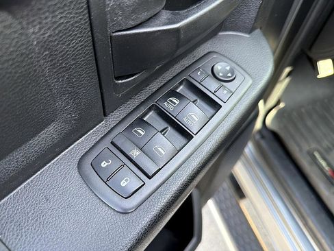 Used 2013 RAM 1500 Express image 10