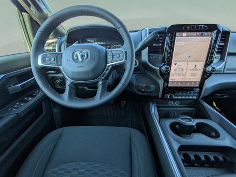 New 2026 RAM 2500 Big Horn AWD/4WD image 18