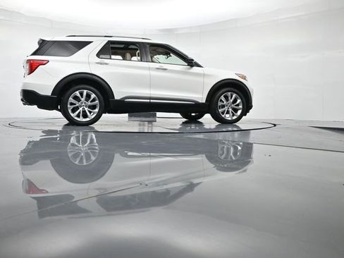 Used 2023 Ford Explorer Platinum w/ Technology Package image 34