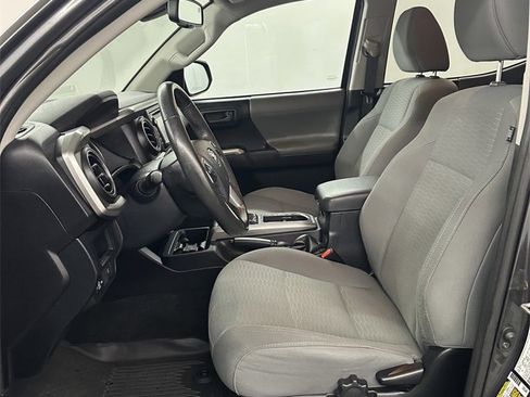 Used 2019 Toyota Tacoma SR5 image 11