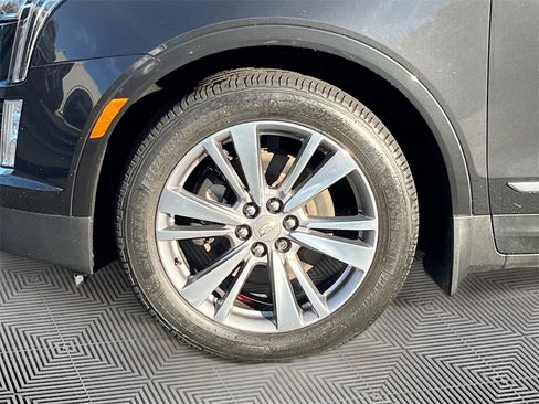 Used 2020 Cadillac XT5 Premium Luxury w/ LPO, Floor Liner Package image 32