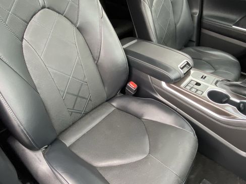 Used 2023 Toyota Highlander Platinum image 11