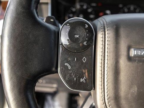 Used 2018 Land Rover Range Rover HSE image 14