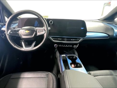 Used 2025 Chevrolet Equinox EV LT w/ Convenience Package image 21