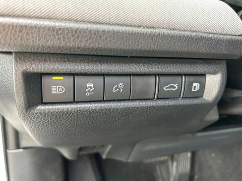 Used 2026 Toyota Camry LE w/ Convenience Package FWD image 18