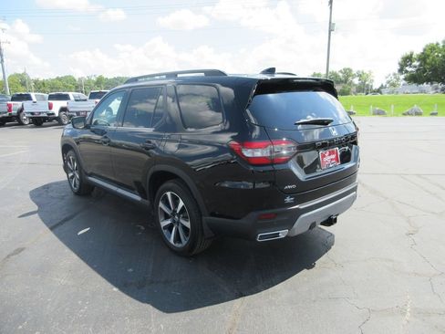 Used 2025 Honda Pilot Elite image 9