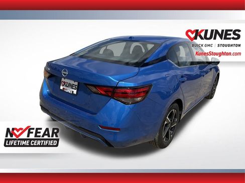 Used 2025 Nissan Sentra SV FWD image 11