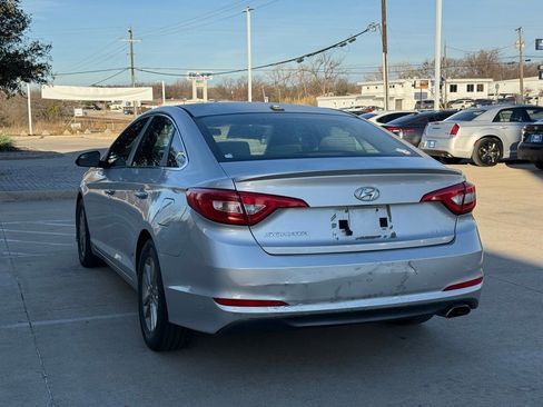 Used 2015 Hyundai Sonata SE image 3