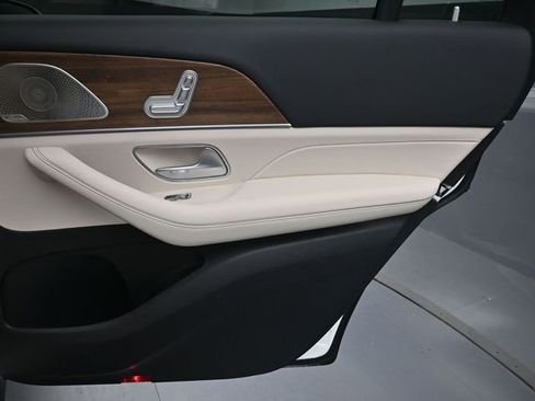 Used 2026 Mercedes-Benz GLS 450 4MATIC image 29
