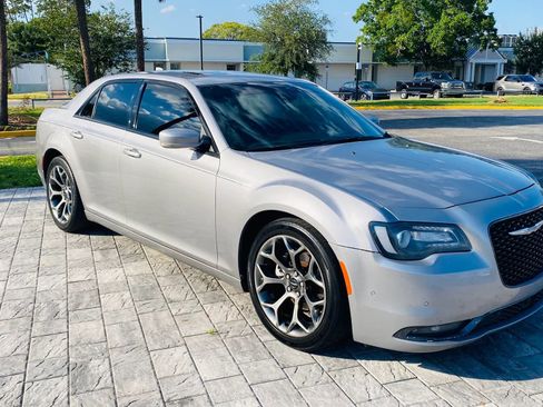 Used 2018 Chrysler 300 S w/ 300S Premium Group RWD image 3