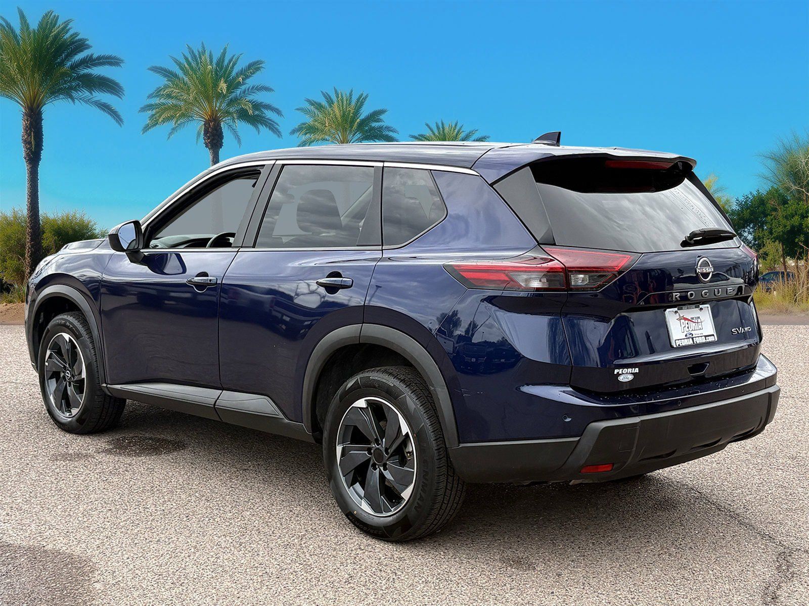 Used 2024 Nissan Rogue SV AWD/4WD image 3