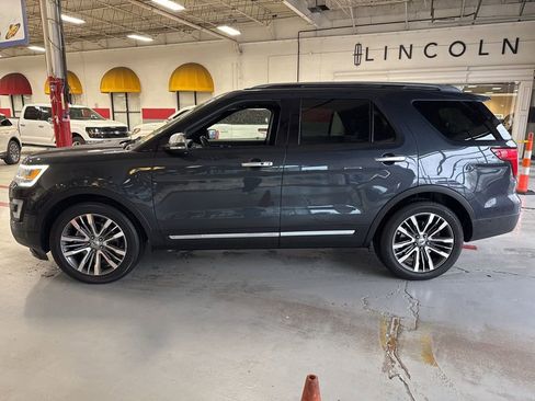 Used 2017 Ford Explorer Platinum image 8