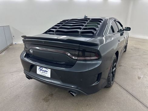 Used 2019 Dodge Charger R/T w/ Blacktop Package image 11