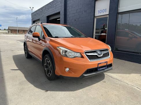 Used 2014 Subaru Crosstrek 2.0i Limited w/ Popular Package #2 AWD/4WD image 2