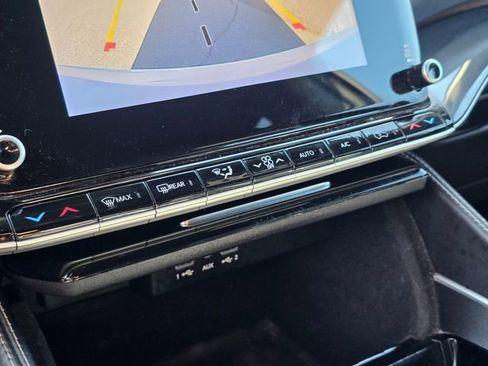 Used 2024 Jeep Wagoneer L 4WD image 37