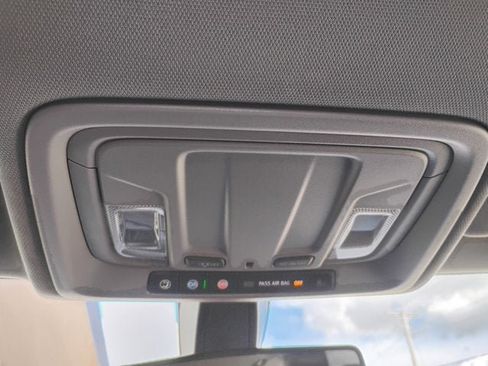 Used 2022 Chevrolet Silverado 1500 LT AWD/4WD image 20