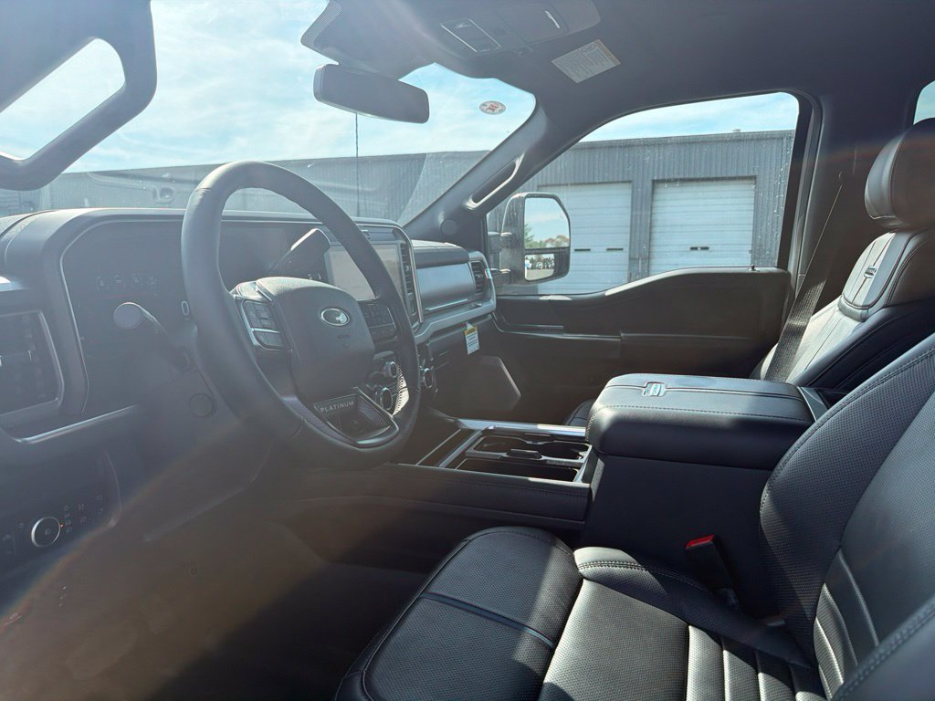 Used 2025 Ford F450 Platinum AWD/4WD image 11