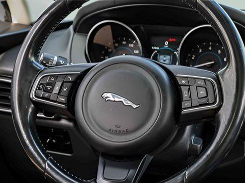 Used 2017 Jaguar F-PACE Premium image 14