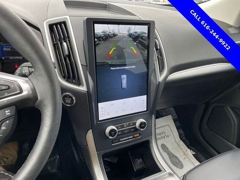 Used 2022 Ford Edge SEL w/ Convenience Package image 7