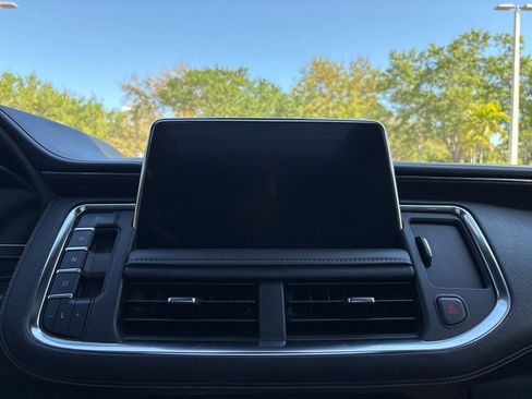 Used 2024 GMC Yukon AT4 w/ AT4 Premium Package AWD/4WD image 28