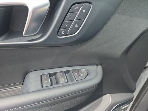 Used 2025 Buick Enclave Sport Touring w/ Power Package FWD image 31