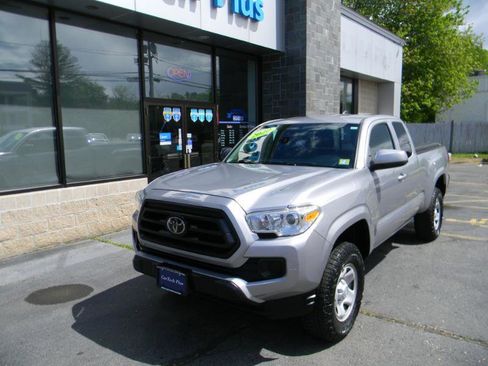 Used 2020 Toyota Tacoma SR w/ SR Convenience Package AWD/4WD image 4
